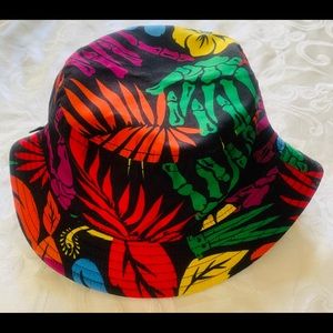 Young&reckless colorful bucket hat